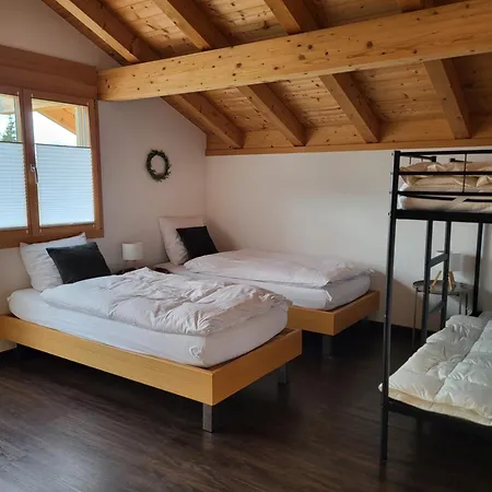 Bergchalet Mit Panoramablick Nahe Brienz